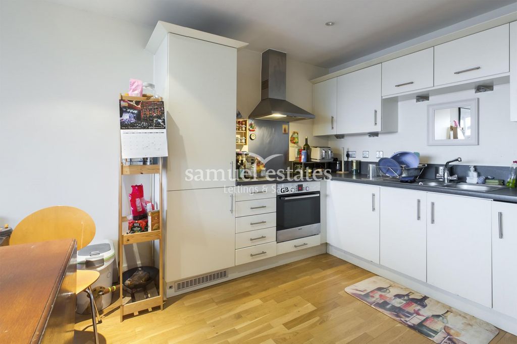Property photo 2 of 10 Kitchen