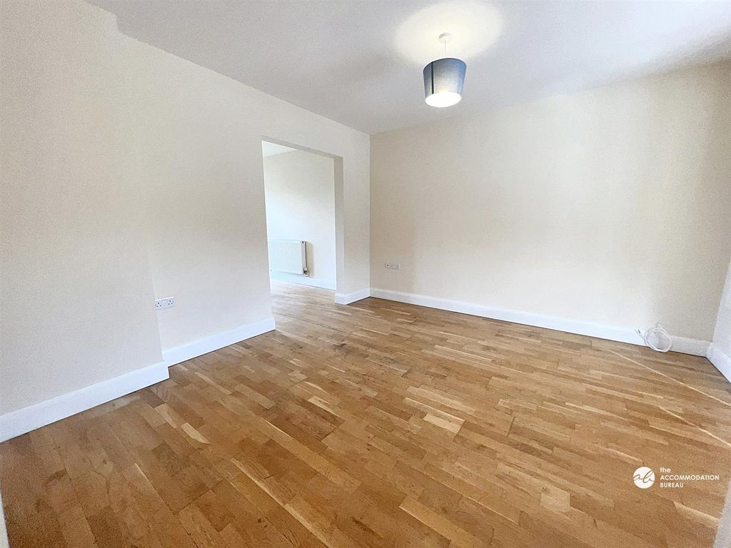 Property photo 3 of 21 Living Room