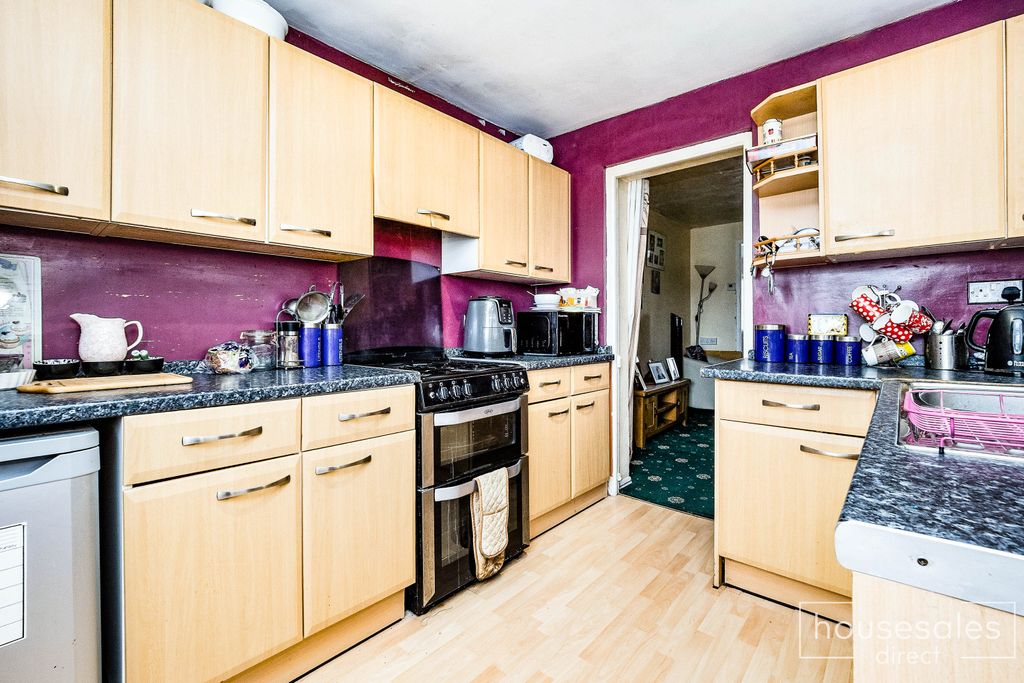 Property photo 2 of 11