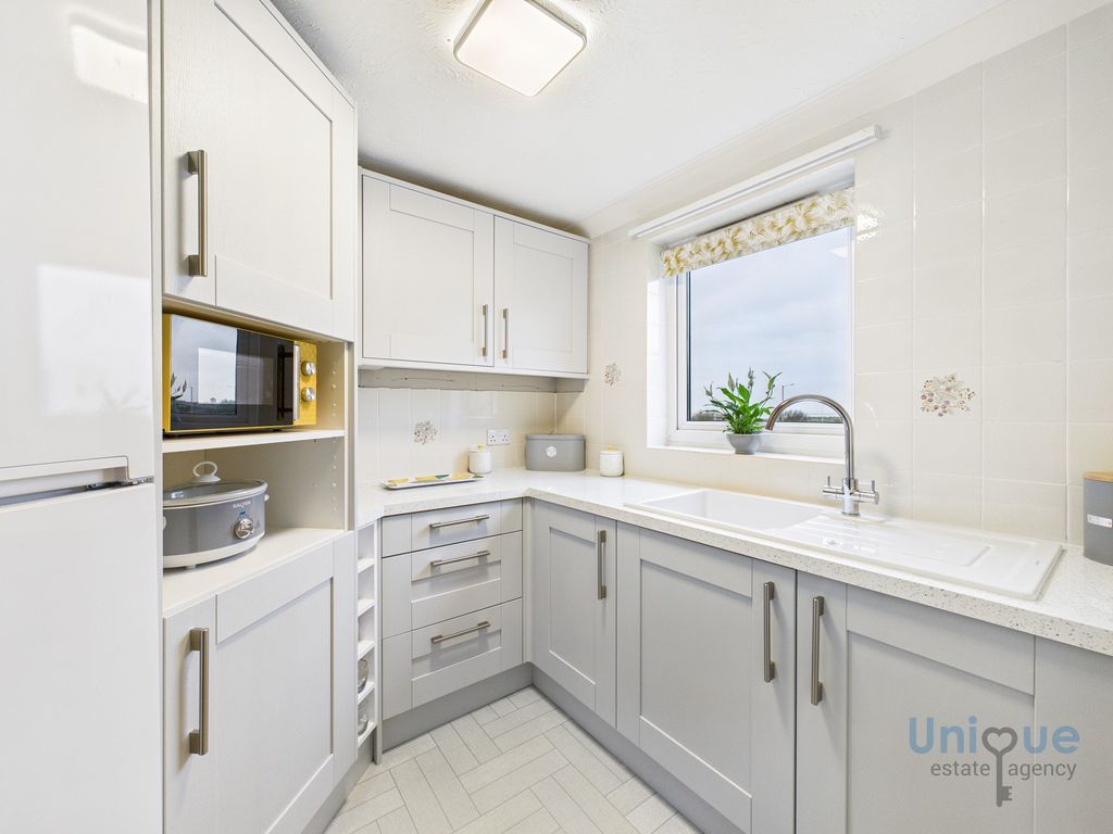 Additional image 6 of 1 bed flat for saleLystra Court, 103-107 South Promenade, Lytham St. Annes FY8