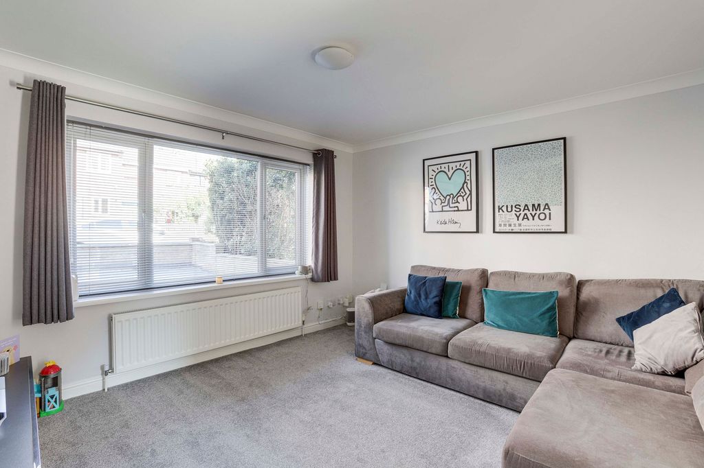 Property photo 2 of 24