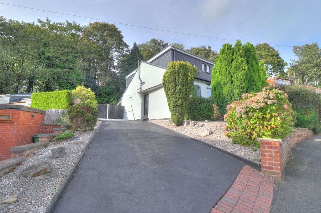 Property photo 1 of 33