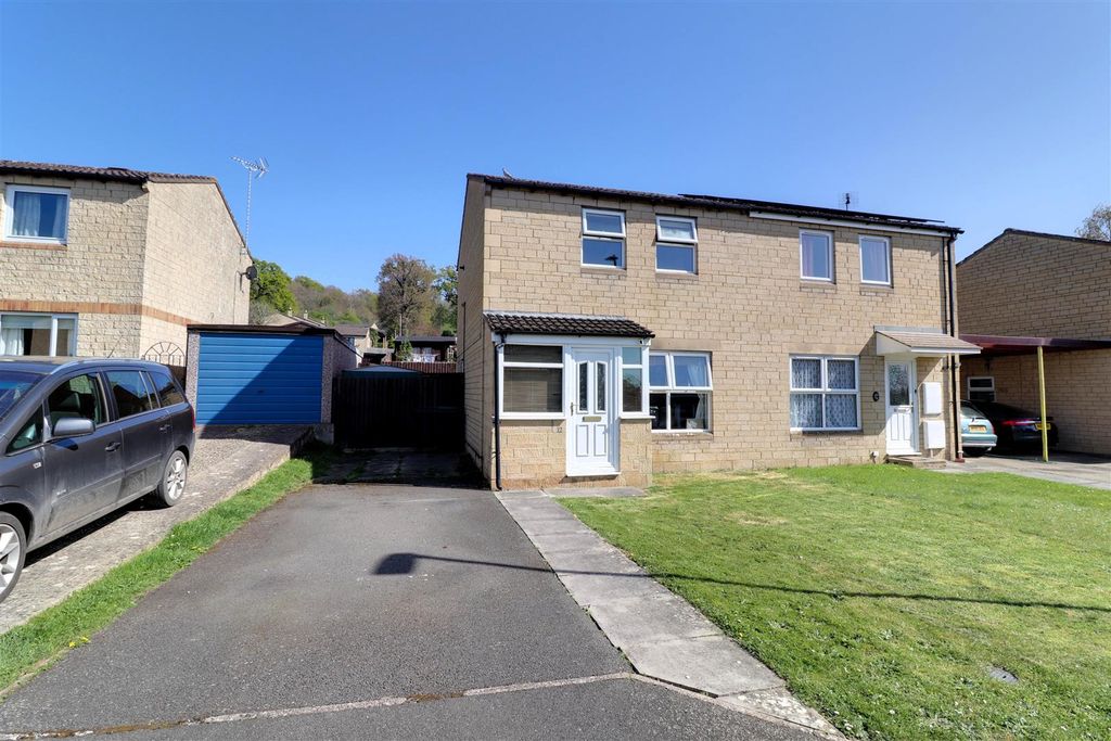 Property photo 1 of 12