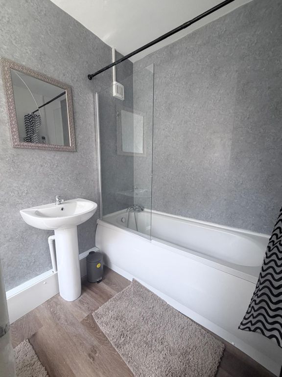 4 bed shared accommodation to rentSt. Oswalds Street, Hartlepool TS24 photo 5