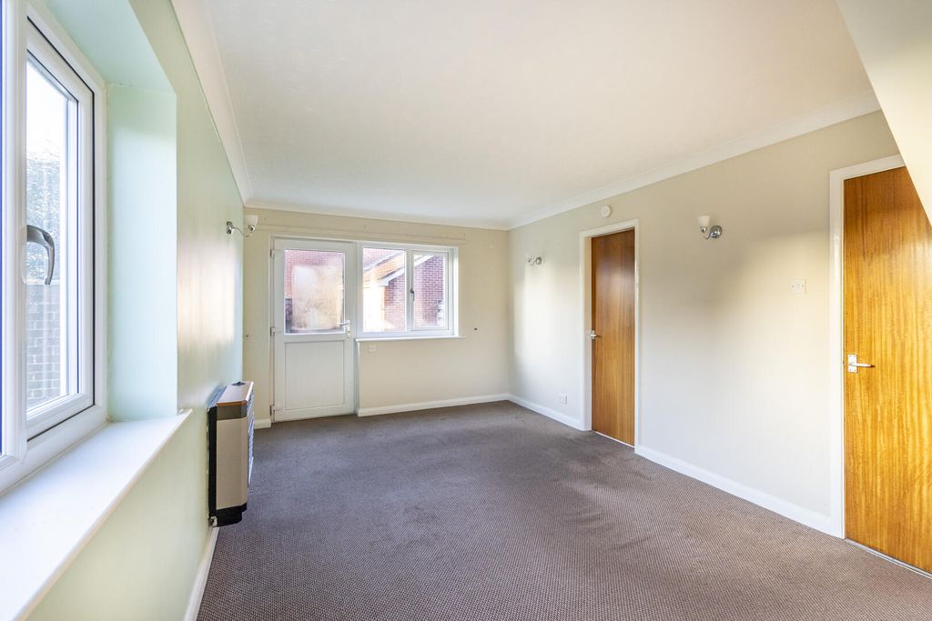 Property photo 3 of 16 Living Room