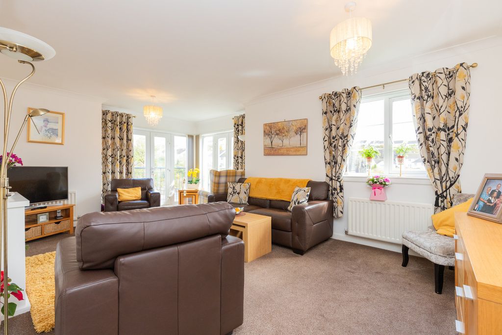 Property photo 2 of 42