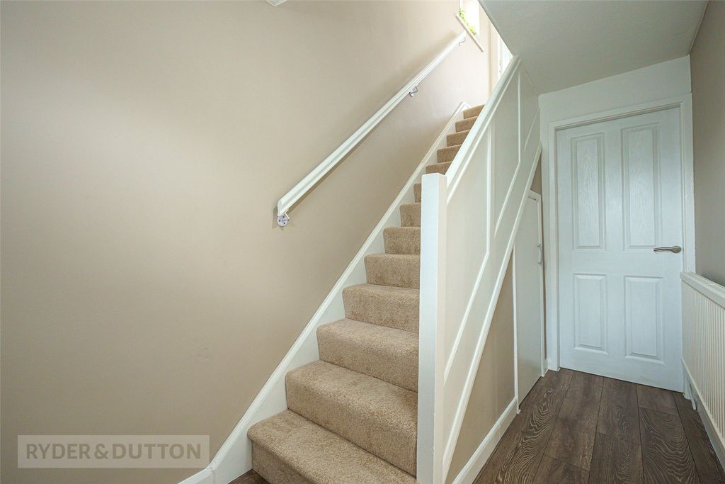 Property photo 2 of 19 Hallway
