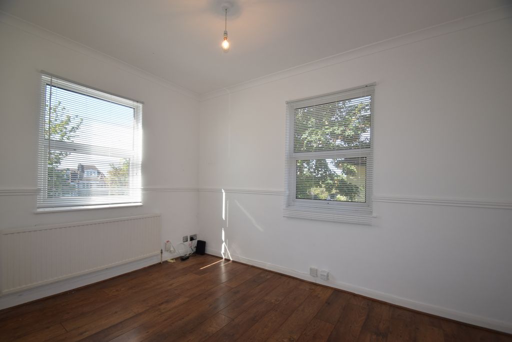 Property photo 3 of 7 Lounge