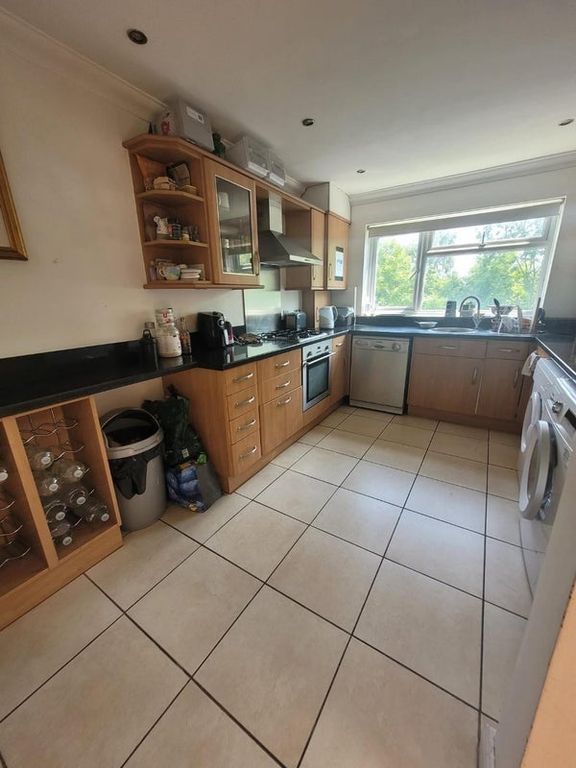 Property photo 1 of 9 Bright And Spacious Kitchen With Modern Appliances...