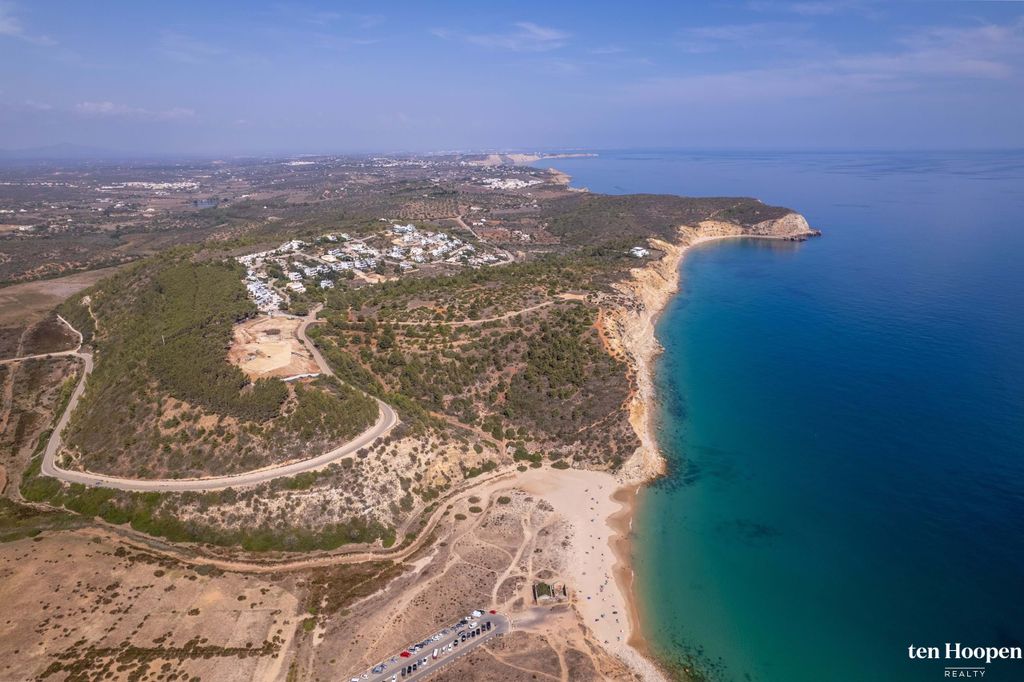 Property photo 3 of 6