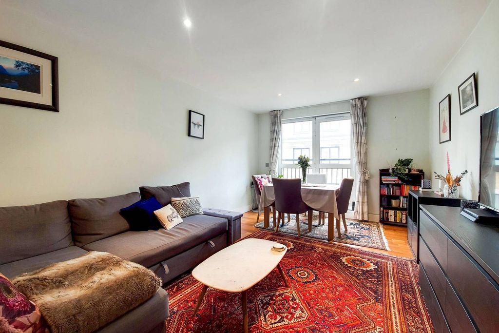 Property photo 3 of 10