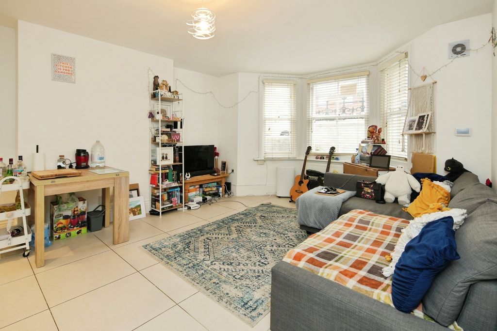 Property photo 2 of 17 Pbox-Img.Jpg