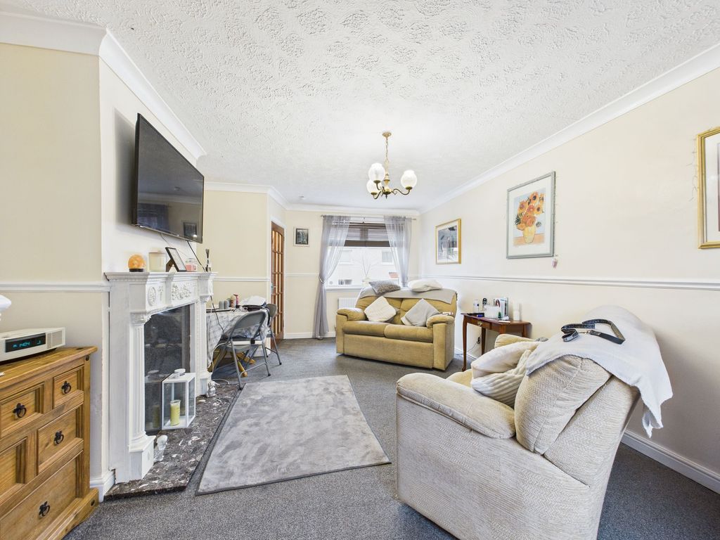 Property photo 2 of 14 Living Room