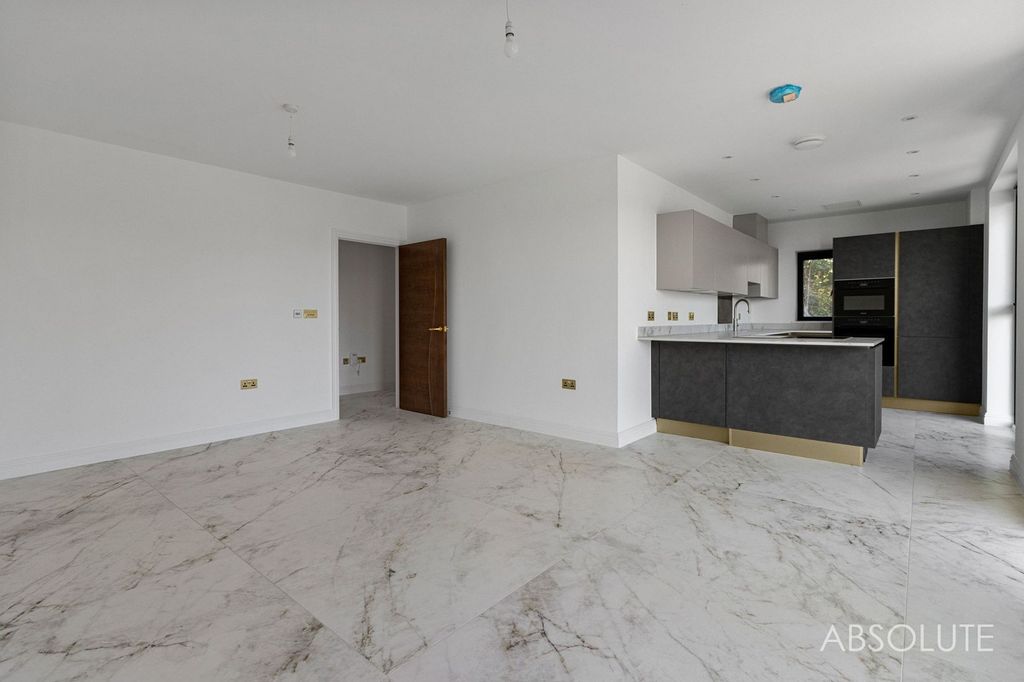 Property photo 2 of 30