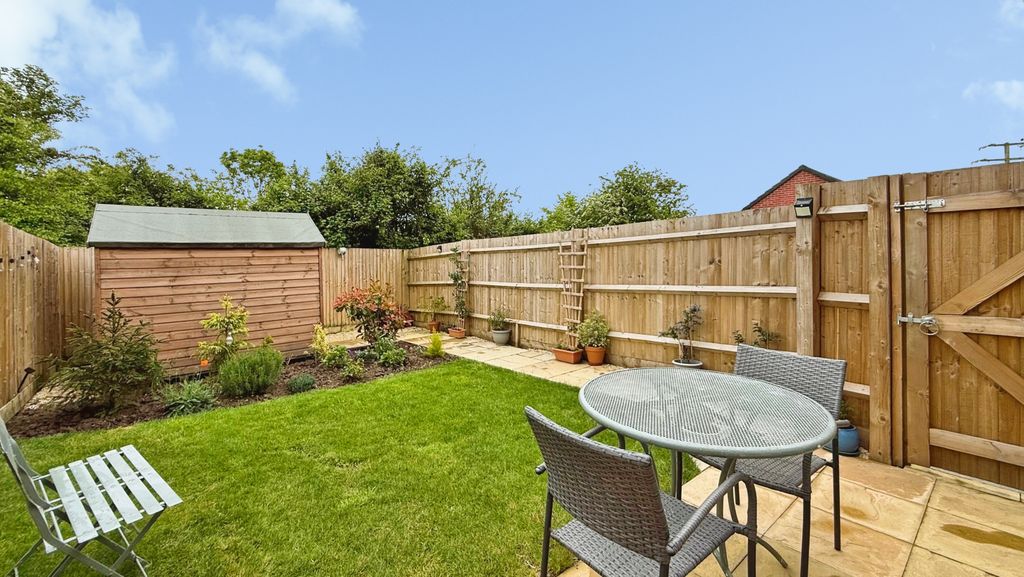 Property photo 2 of 17