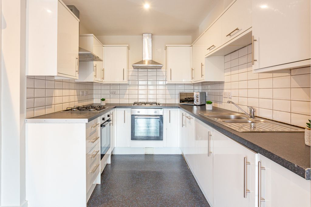 Property photo 2 of 20 St Hilds Flat 5 Kitchen 1