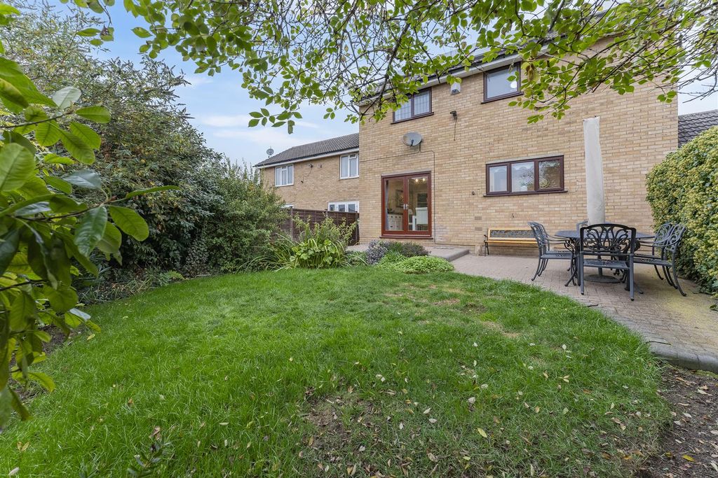 Property photo 2 of 25 Garden