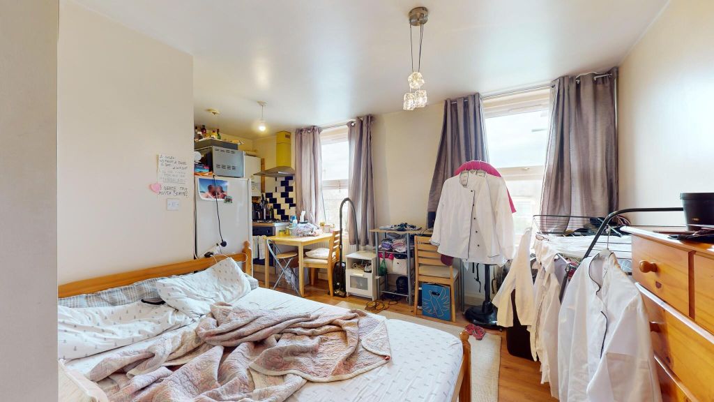 Property photo 1 of 5 Bed