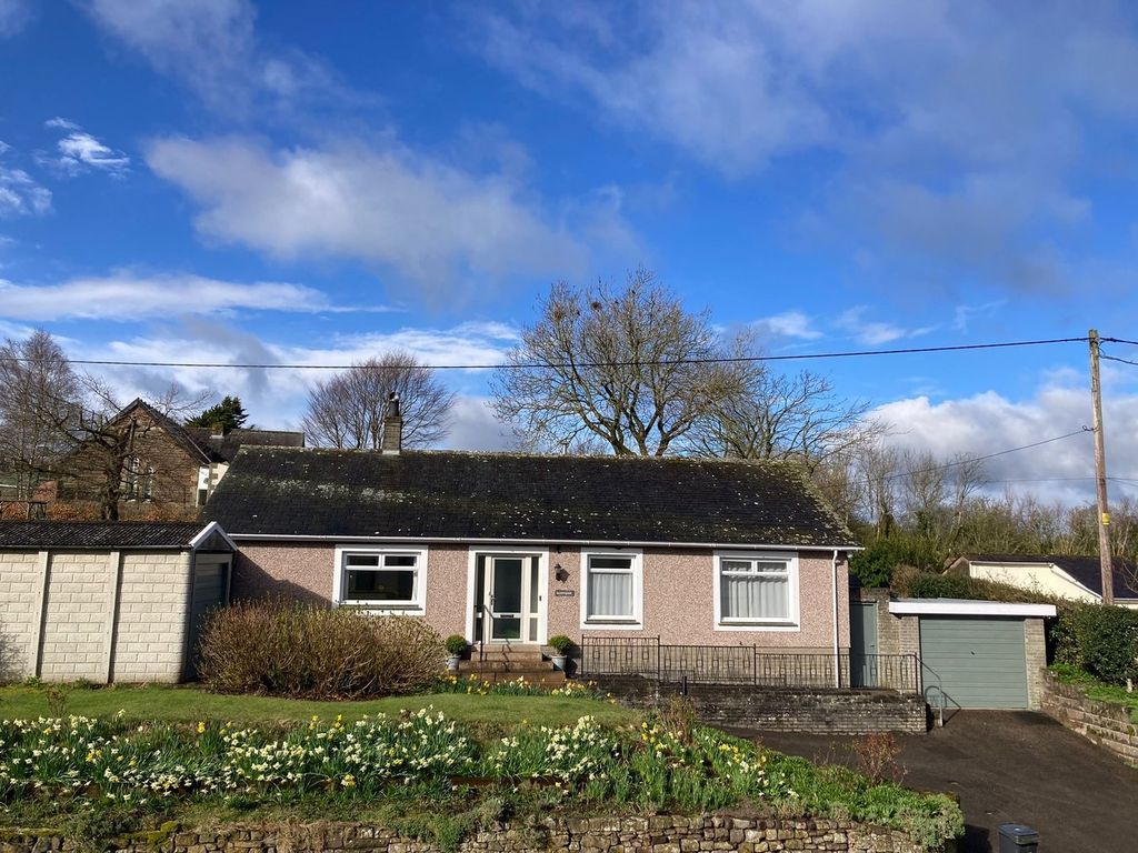 Property photo 1 of 25