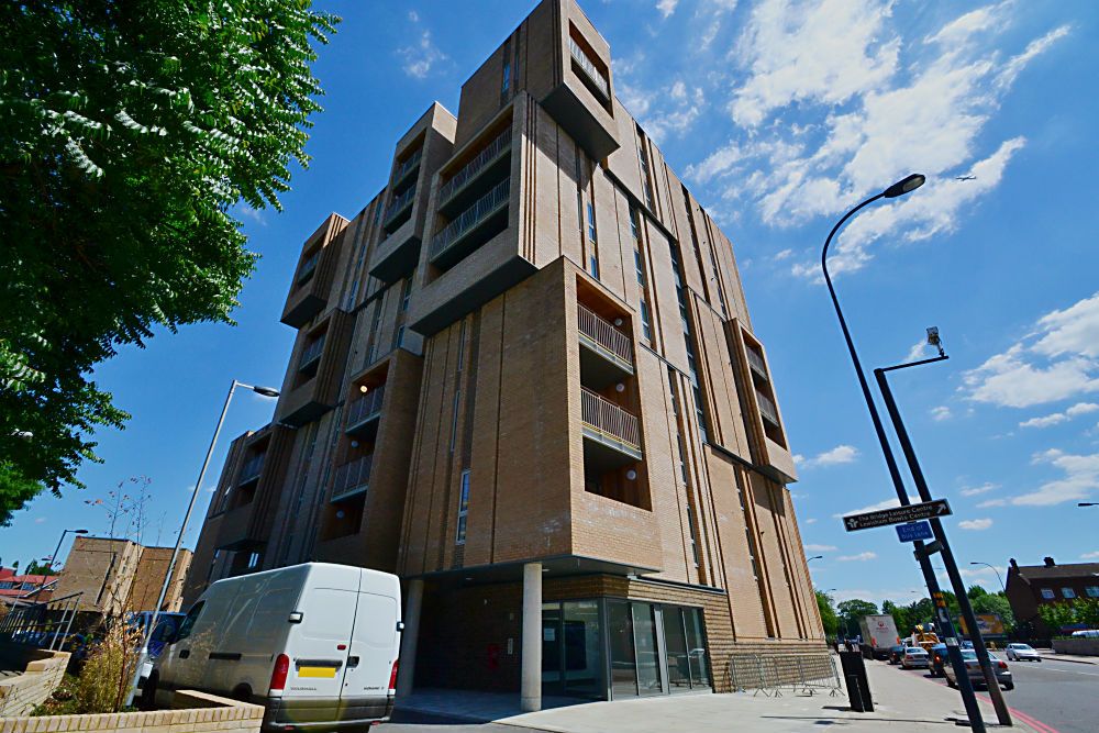 Property photo 1 of 8 Photo 8