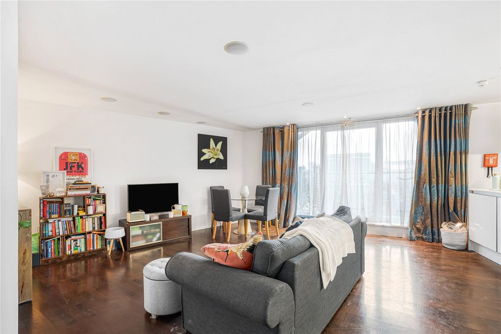 Property photo 2 of 22 Open Plan Living