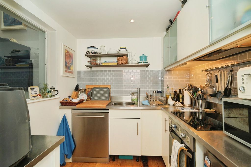 Property photo 3 of 24 Photo
