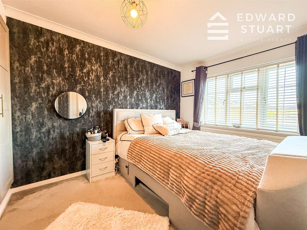 Property photo 3 of 19 Picture No. 06