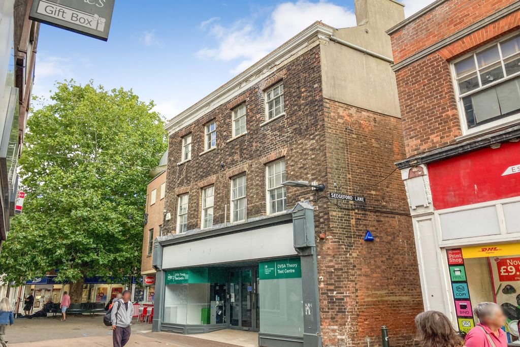 Property photo 2 of 4 26 High Street, Kings Lynn, Pe30 1Bp