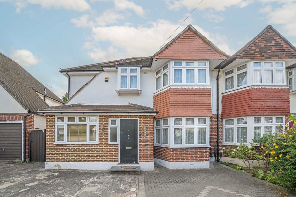 Property photo 1 of 8