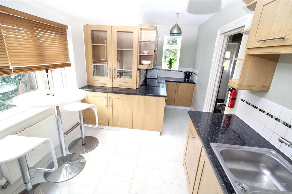 Property photo 3 of 15 Kitchen/Breakfast Room