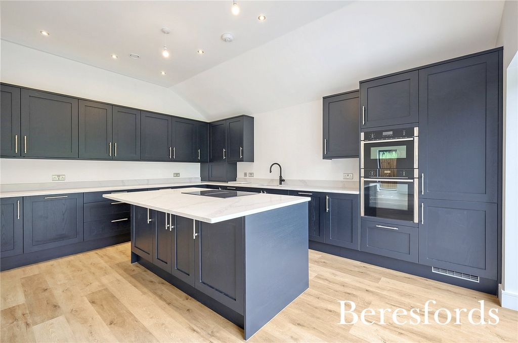 Property photo 2 of 22 Picture No. 01