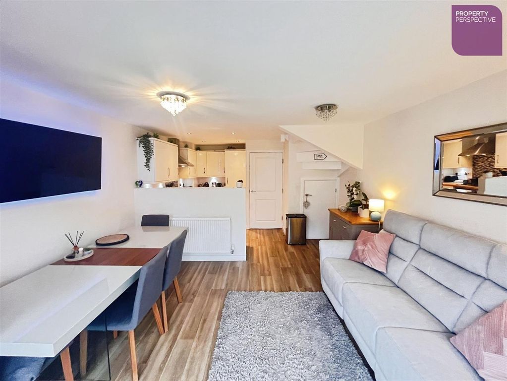 Property photo 3 of 15 Family / Dining Room