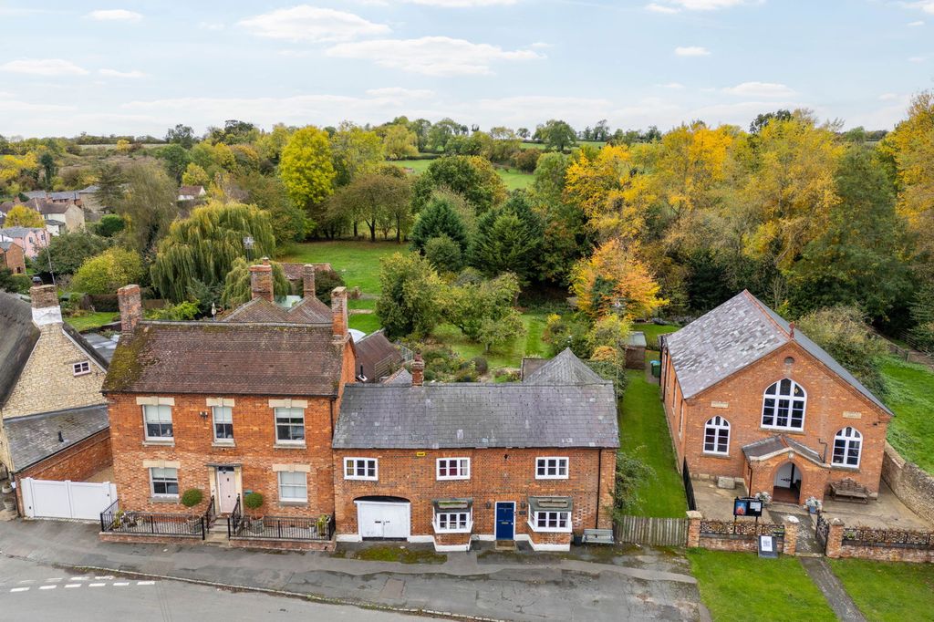 Property photo 3 of 32