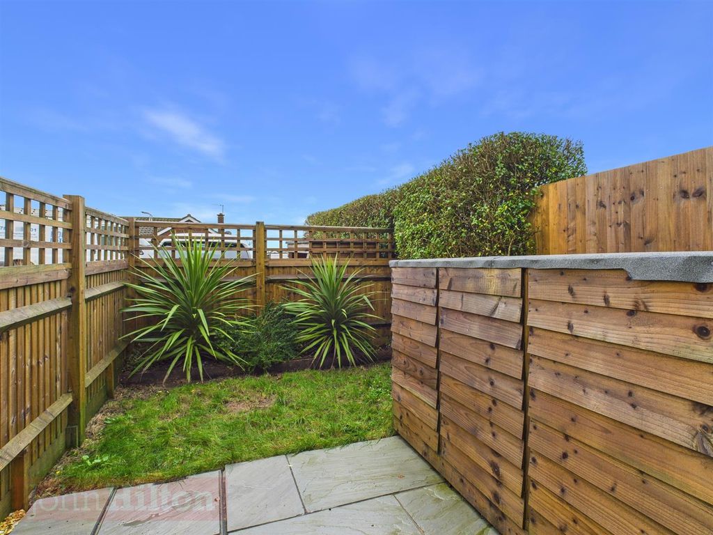 Property photo 2 of 9 Cam02534G0-Pr0635-Still003.Jpg