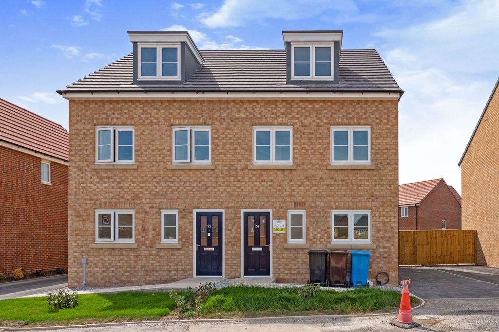 Property photo 1 of 8 Front