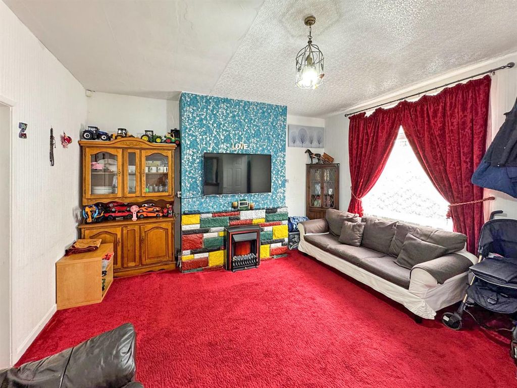 Property photo 2 of 12 Image00024.Jpg