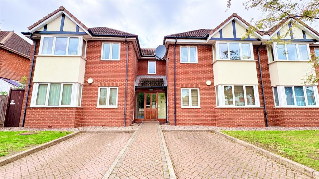 Property photo 1 of 10 Approach
