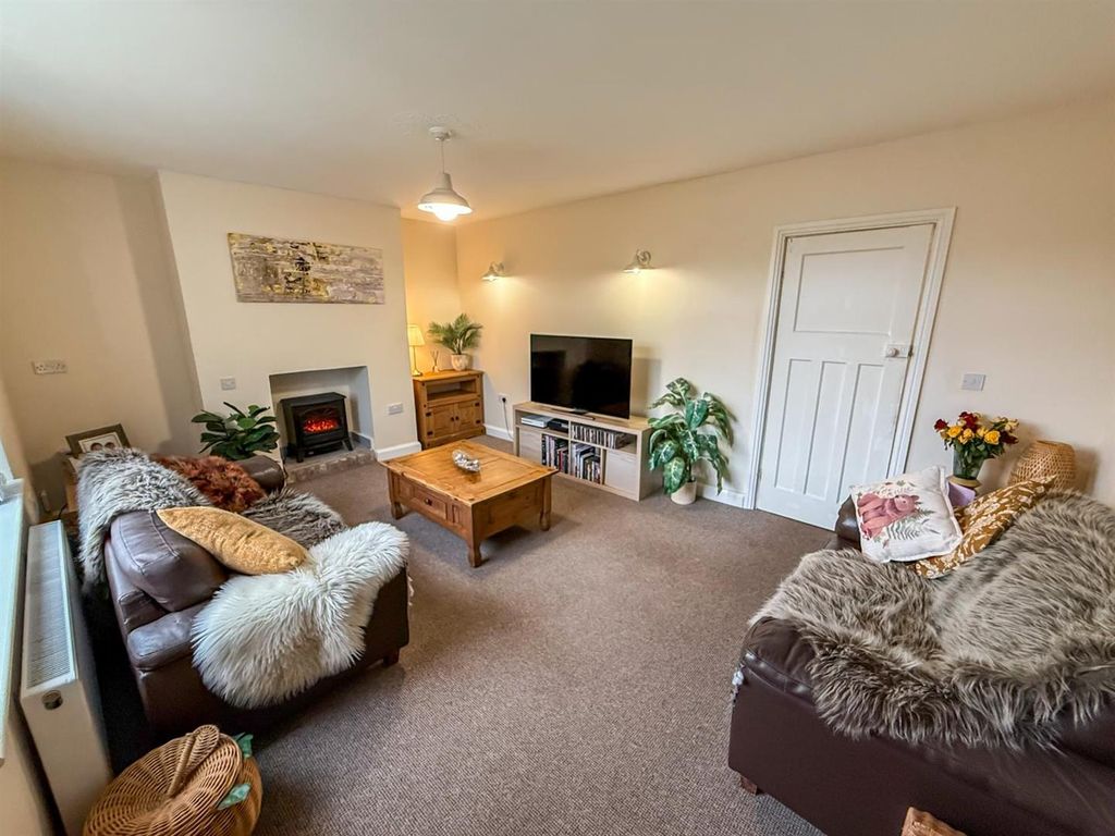 Property photo 3 of 22