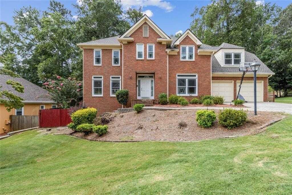 Property photo 1 of 28