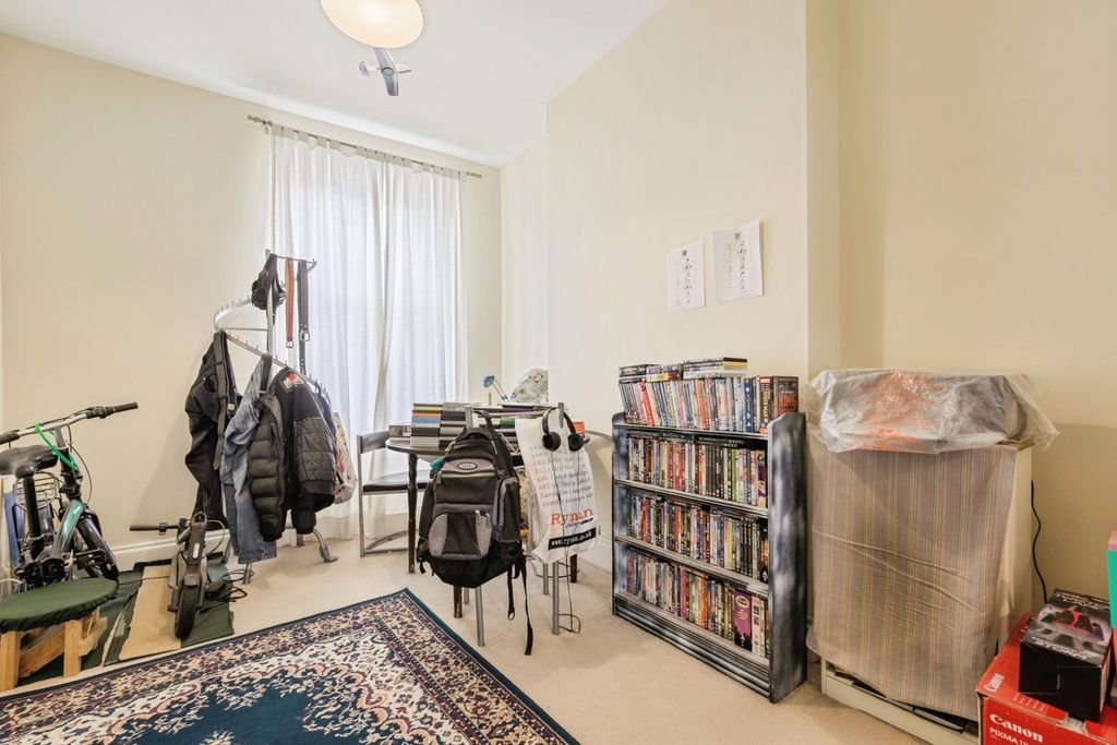 Property photo 3 of 18 Pbox-Img.Jpg