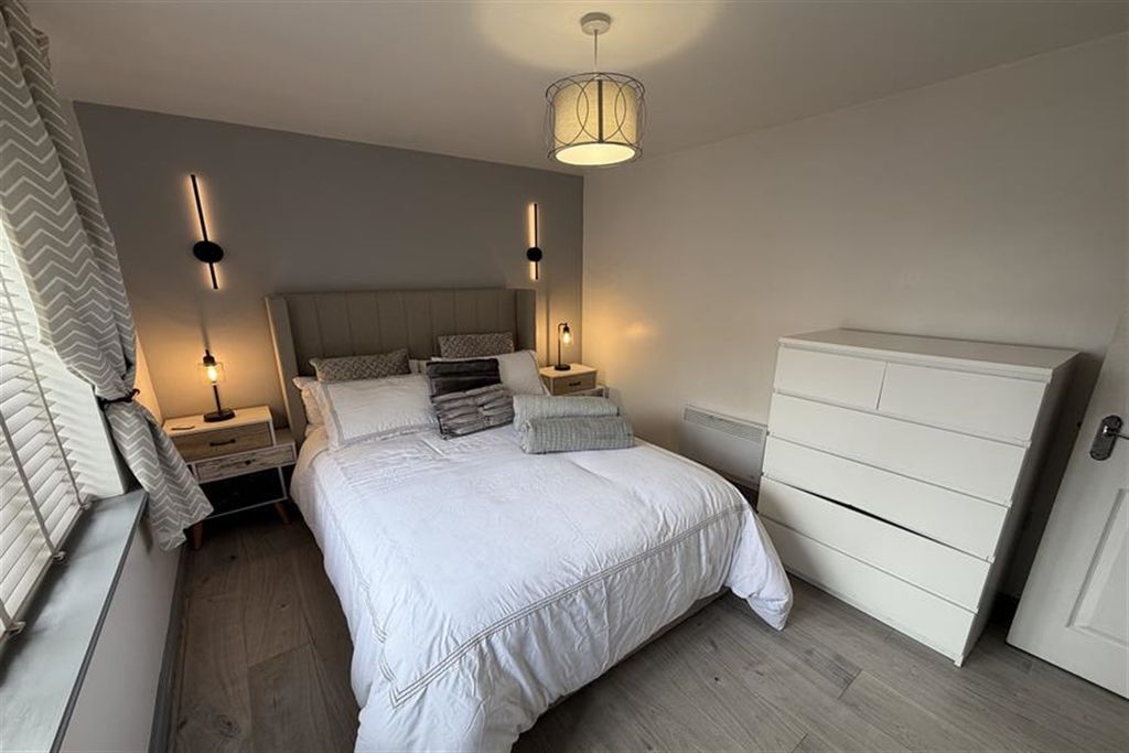 Property photo 1 of 7 (Main)