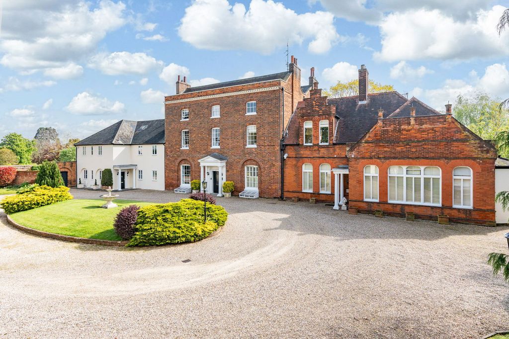 Property photo 1 of 24