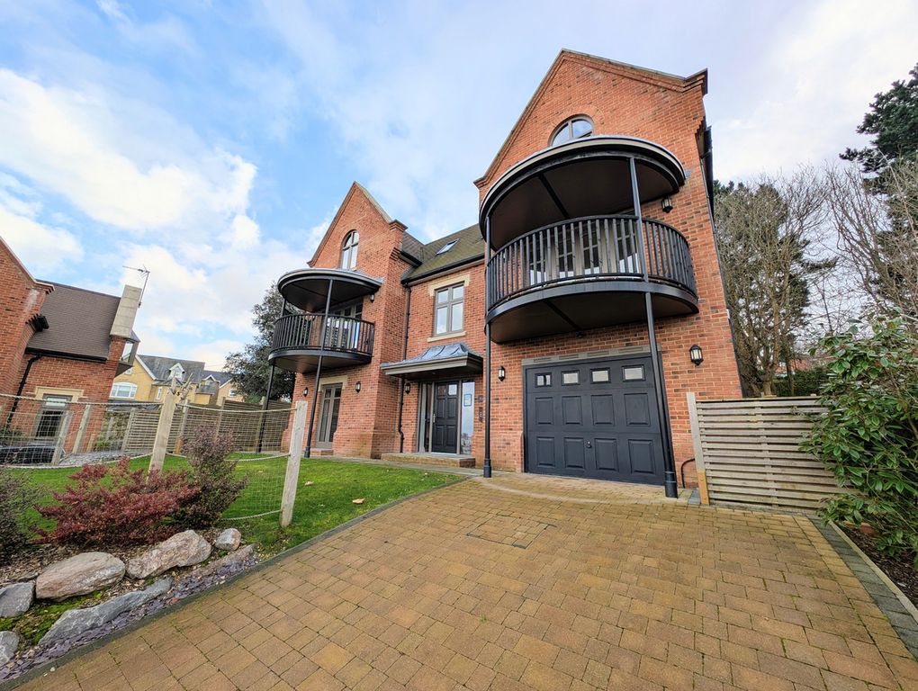 Property photo 1 of 30