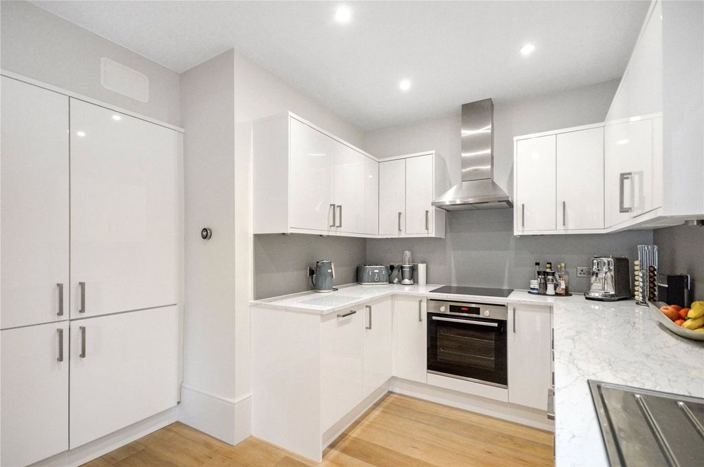 Property photo 3 of 9 Kitchen