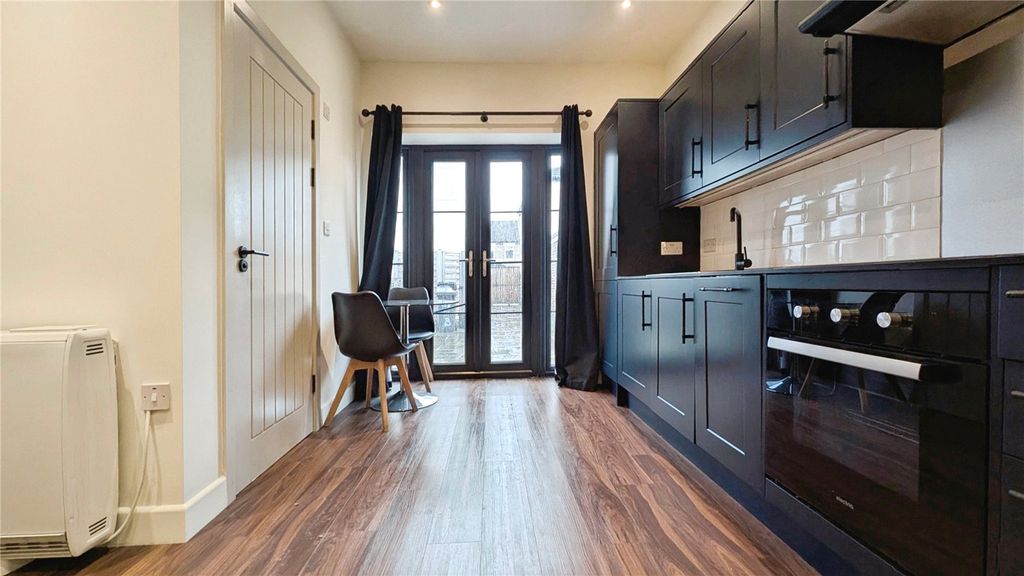 Property photo 1 of 7 Studio