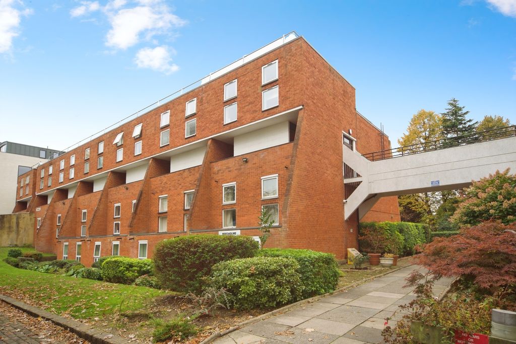 Property photo 1 of 13 Front