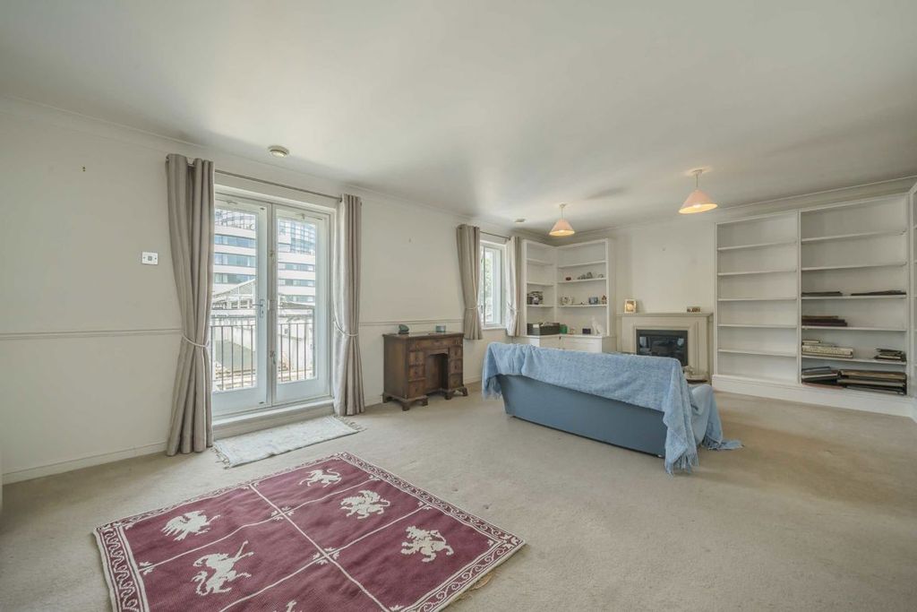 Property photo 2 of 5