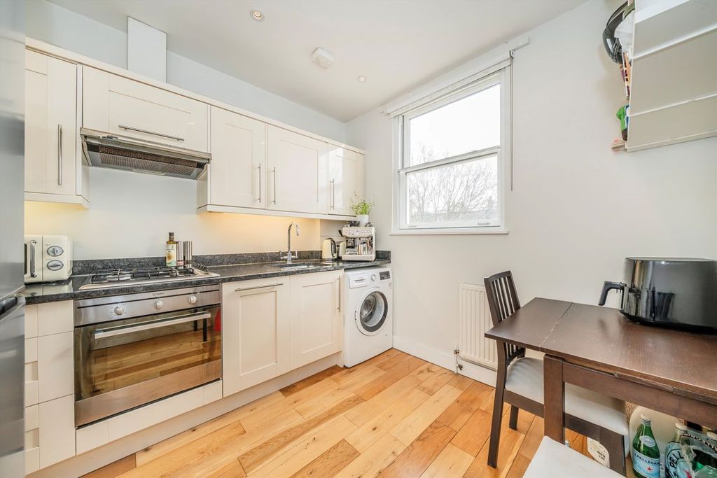 Property photo 3 of 6