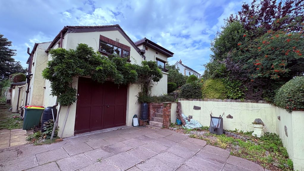 Property photo 1 of 33