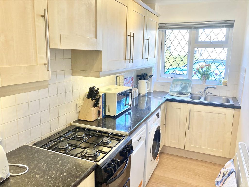 Property photo 3 of 8 Img_0097.Jpg